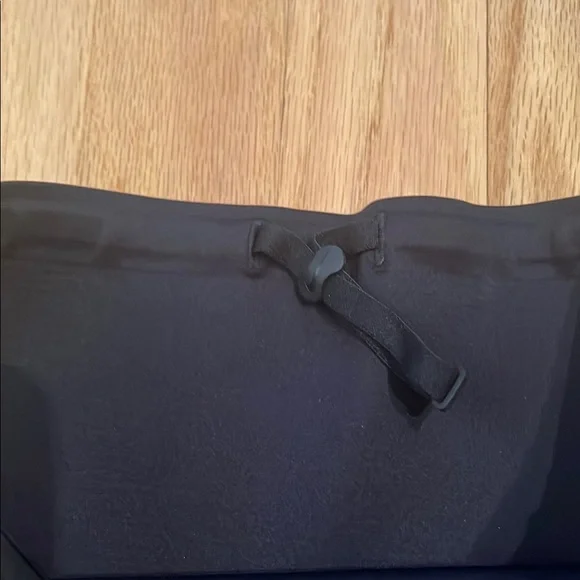 Nike Go Firm-Support High-Waisted 8” Biker Shorts - Picture 5 of 5